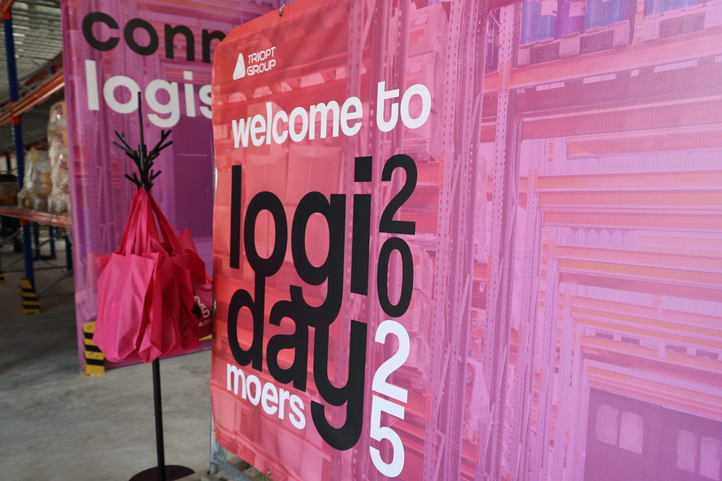 Zukunft trifft Praxis: Triopt Group veranstaltet ersten LogiDay in neuer Lagerhalle.