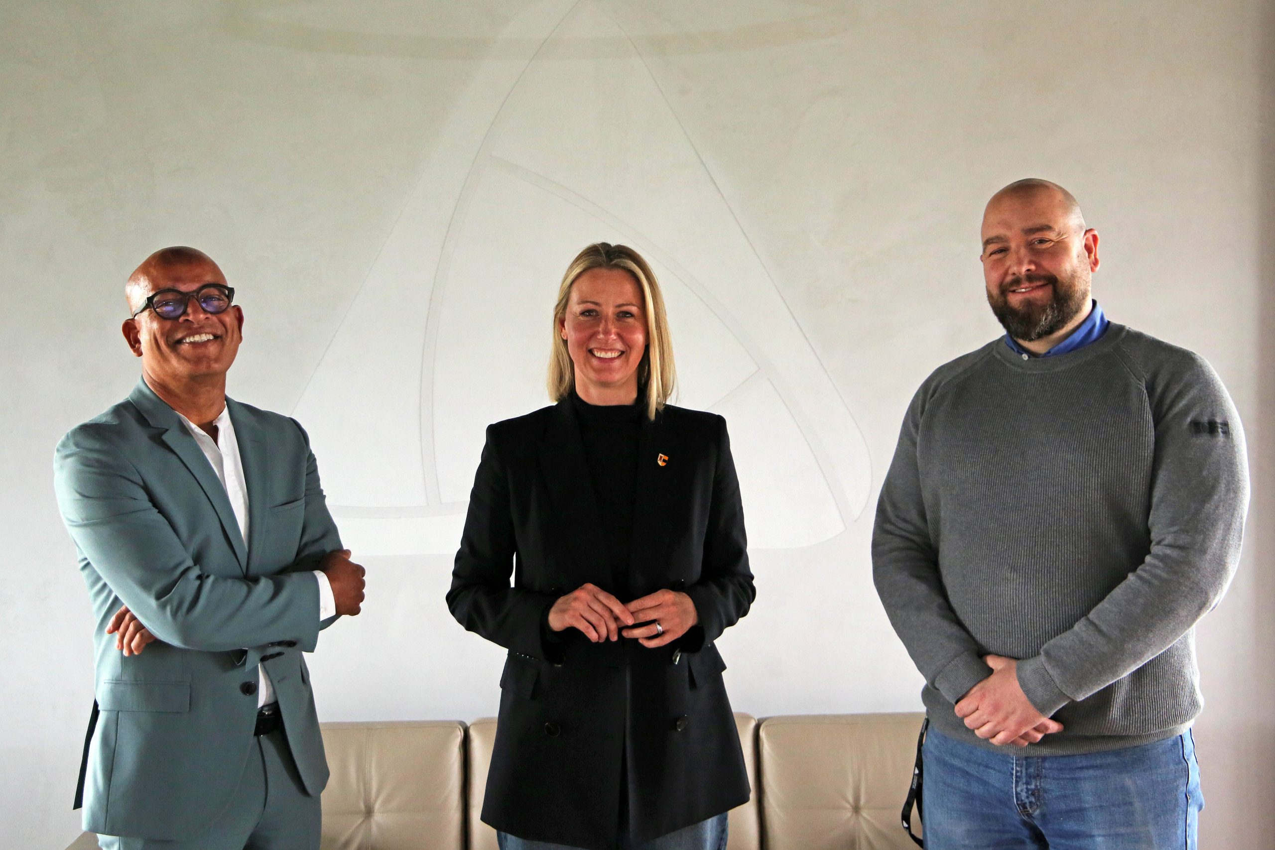 Bürgermeisterin Julia Zupancic zu Besuch bei der Triopt Group in Moers.